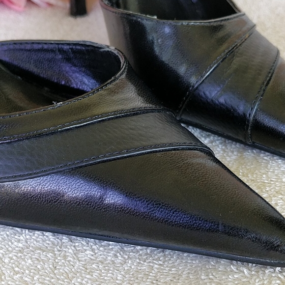 Black Pointed Toe Heels with Side Cut Out - Picture 5 of 9